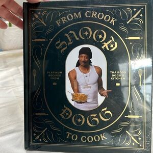 Snoop Dogg Cookbook with Gold Accents From Crook to Cook NWT